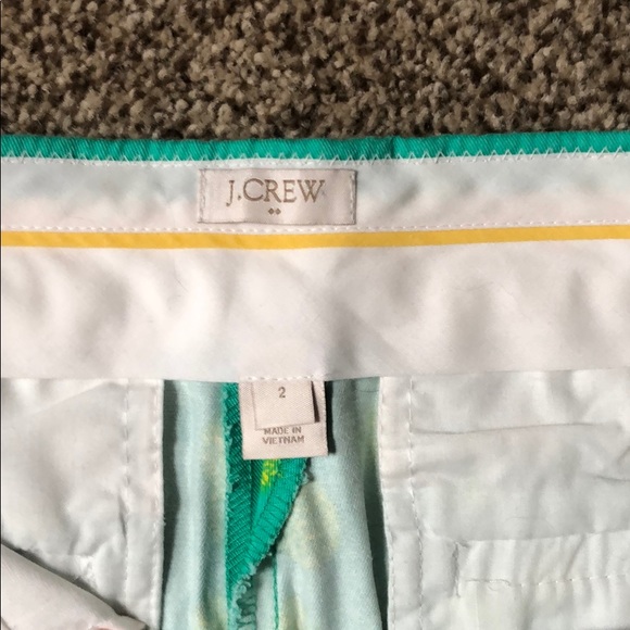 Green and yellow pineapple shorts - Picture 2 of 2